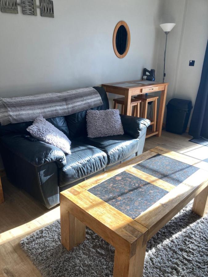 Roblins Nest Appartement Ammanford